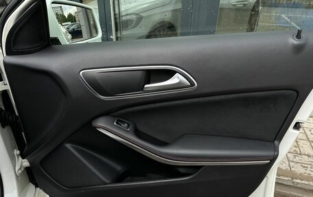 Mercedes-Benz A-Класс, 2015 год, 1 590 000 рублей, 11 фотография