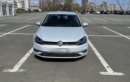 Volkswagen Golf VII, 2018 год, 1 990 000 рублей, 1 фотография