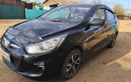 Hyundai Solaris II рестайлинг, 2013 год, 700 000 рублей, 2 фотография