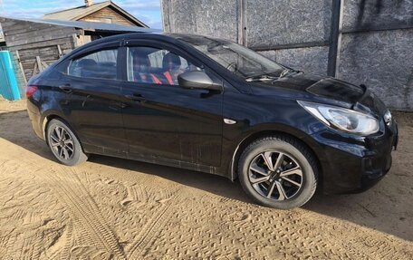 Hyundai Solaris II рестайлинг, 2013 год, 700 000 рублей, 5 фотография