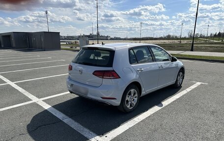 Volkswagen Golf VII, 2018 год, 1 990 000 рублей, 2 фотография