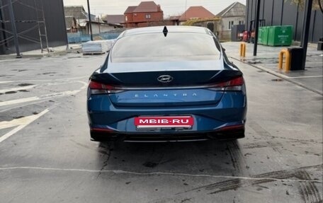 Hyundai Elantra, 2023 год, 1 950 000 рублей, 6 фотография