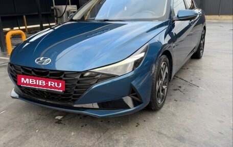 Hyundai Elantra, 2023 год, 1 950 000 рублей, 10 фотография