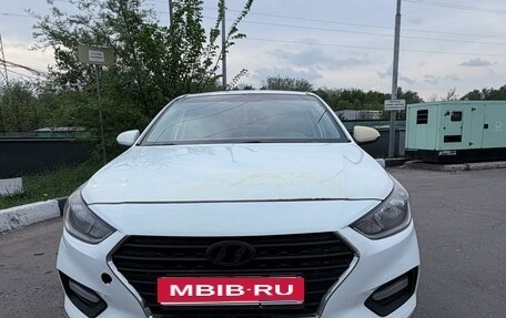 Hyundai Solaris II рестайлинг, 2018 год, 600 000 рублей, 1 фотография