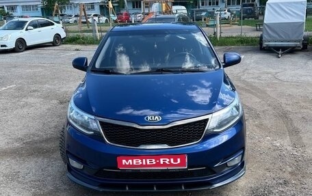 KIA Rio III рестайлинг, 2015 год, 1 050 000 рублей, 1 фотография