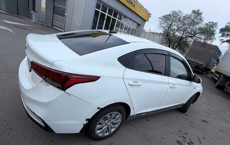 Hyundai Solaris II рестайлинг, 2018 год, 600 000 рублей, 2 фотография