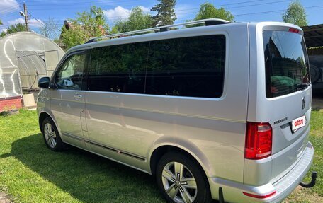 Volkswagen Multivan T6 рестайлинг, 2019 год, 4 500 000 рублей, 4 фотография