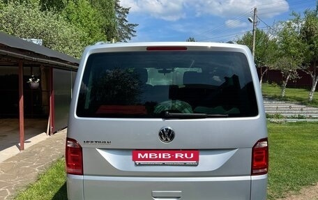 Volkswagen Multivan T6 рестайлинг, 2019 год, 4 500 000 рублей, 5 фотография