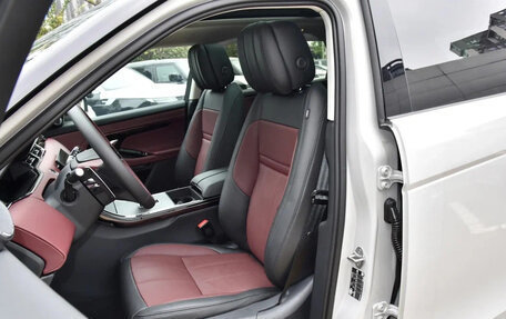 Land Rover Range Rover Evoque II, 2024 год, 5 000 000 рублей, 36 фотография