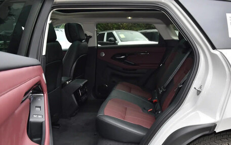 Land Rover Range Rover Evoque II, 2024 год, 5 000 000 рублей, 38 фотография