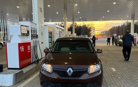 Renault Logan II, 2017 год, 670 000 рублей, 2 фотография