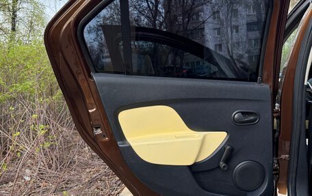Renault Logan II, 2017 год, 670 000 рублей, 12 фотография