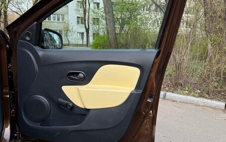 Renault Logan II, 2017 год, 670 000 рублей, 10 фотография