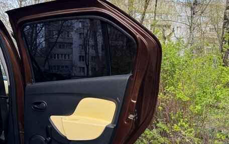 Renault Logan II, 2017 год, 670 000 рублей, 11 фотография