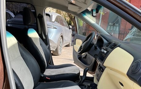 Renault Logan II, 2017 год, 670 000 рублей, 15 фотография