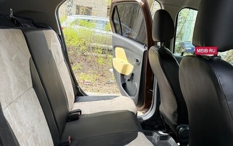 Renault Logan II, 2017 год, 670 000 рублей, 9 фотография