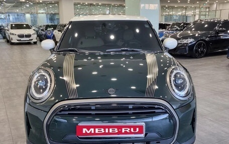 MINI Hatch, 2023 год, 1 860 000 рублей, 2 фотография