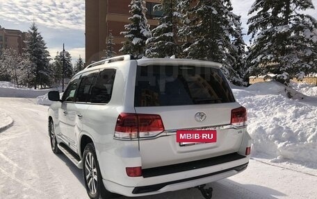Toyota Land Cruiser 200, 2016 год, 8 900 000 рублей, 6 фотография
