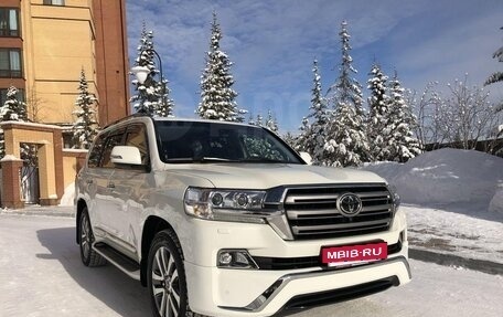 Toyota Land Cruiser 200, 2016 год, 8 900 000 рублей, 3 фотография