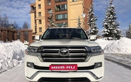 Toyota Land Cruiser 200, 2016 год, 8 900 000 рублей, 2 фотография