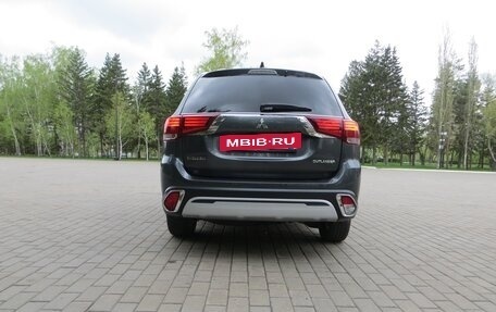 Mitsubishi Outlander III рестайлинг 3, 2019 год, 2 500 000 рублей, 3 фотография