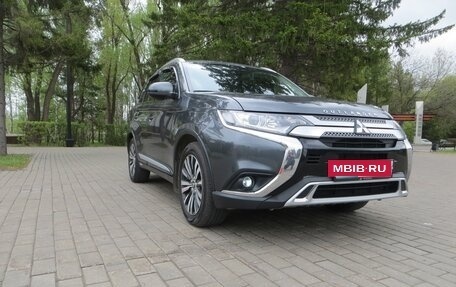 Mitsubishi Outlander III рестайлинг 3, 2019 год, 2 500 000 рублей, 7 фотография