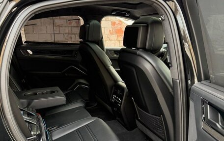 Porsche Cayenne III, 2024 год, 20 000 000 рублей, 7 фотография