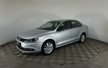 Volkswagen Jetta VI, 2013 год, 960 000 рублей, 1 фотография