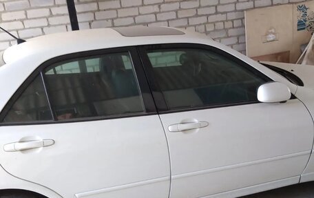 Lexus IS II рестайлинг 2, 2000 год, 1 100 000 рублей, 3 фотография