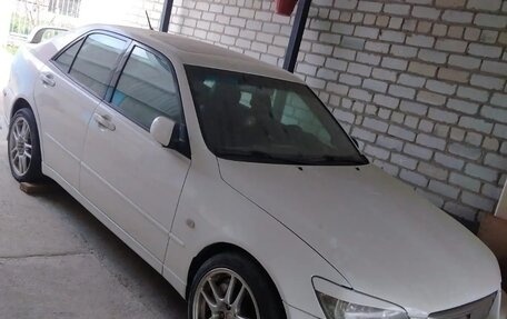 Lexus IS II рестайлинг 2, 2000 год, 1 100 000 рублей, 2 фотография