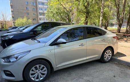 Hyundai Solaris II рестайлинг, 2018 год, 1 350 000 рублей, 2 фотография
