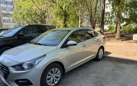 Hyundai Solaris II рестайлинг, 2018 год, 1 350 000 рублей, 3 фотография