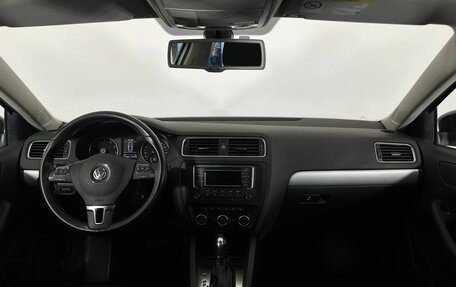 Volkswagen Jetta VI, 2013 год, 960 000 рублей, 7 фотография