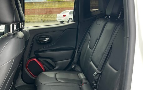 Jeep Renegade I рестайлинг, 2016 год, 1 700 000 рублей, 18 фотография