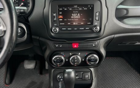 Jeep Renegade I рестайлинг, 2016 год, 1 700 000 рублей, 23 фотография