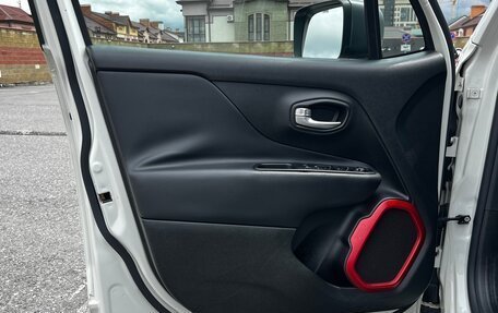 Jeep Renegade I рестайлинг, 2016 год, 1 700 000 рублей, 35 фотография