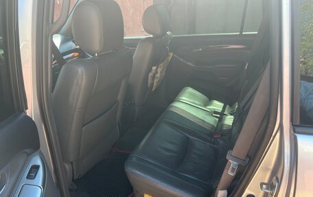 Toyota Land Cruiser Prado 120 рестайлинг, 2007 год, 2 400 000 рублей, 13 фотография