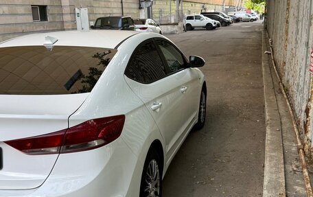 Hyundai Elantra VI рестайлинг, 2017 год, 1 130 000 рублей, 9 фотография