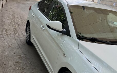 Hyundai Elantra VI рестайлинг, 2017 год, 1 130 000 рублей, 8 фотография