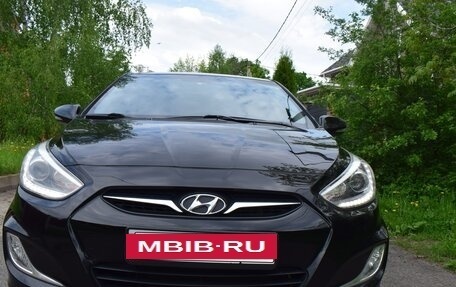 Hyundai Solaris II рестайлинг, 2013 год, 885 000 рублей, 2 фотография