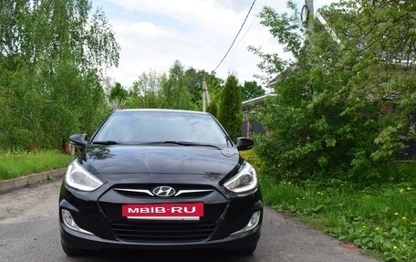 Hyundai Solaris II рестайлинг, 2013 год, 885 000 рублей, 3 фотография