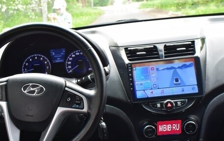Hyundai Solaris II рестайлинг, 2013 год, 885 000 рублей, 13 фотография