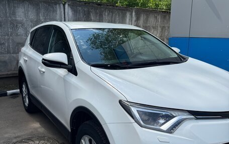 Toyota RAV4, 2018 год, 2 350 000 рублей, 2 фотография