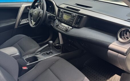 Toyota RAV4, 2018 год, 2 350 000 рублей, 6 фотография