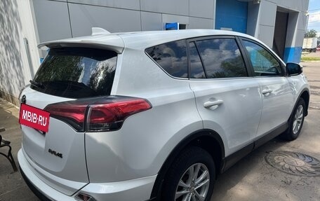 Toyota RAV4, 2018 год, 2 350 000 рублей, 5 фотография