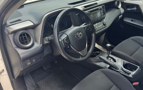 Toyota RAV4, 2018 год, 2 350 000 рублей, 8 фотография