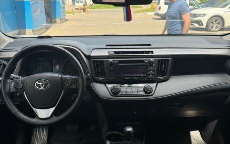 Toyota RAV4, 2018 год, 2 350 000 рублей, 9 фотография
