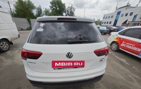 Volkswagen Tiguan II, 2018 год, 2 300 000 рублей, 3 фотография