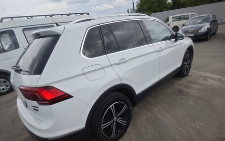 Volkswagen Tiguan II, 2018 год, 2 300 000 рублей, 9 фотография