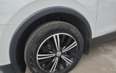 Volkswagen Tiguan II, 2018 год, 2 300 000 рублей, 13 фотография